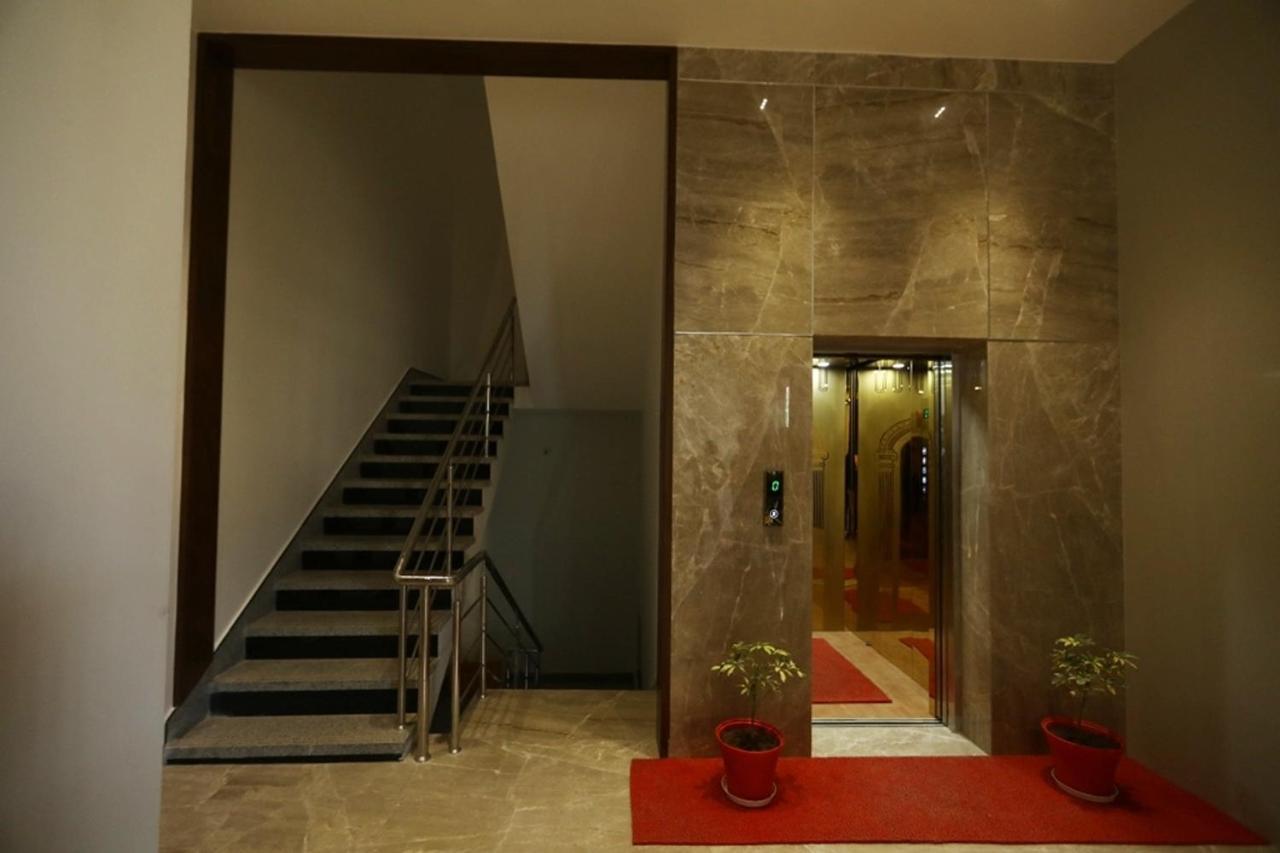 Pine Regency - Aravali'S Peak View Hotel Udaipur Eksteriør billede