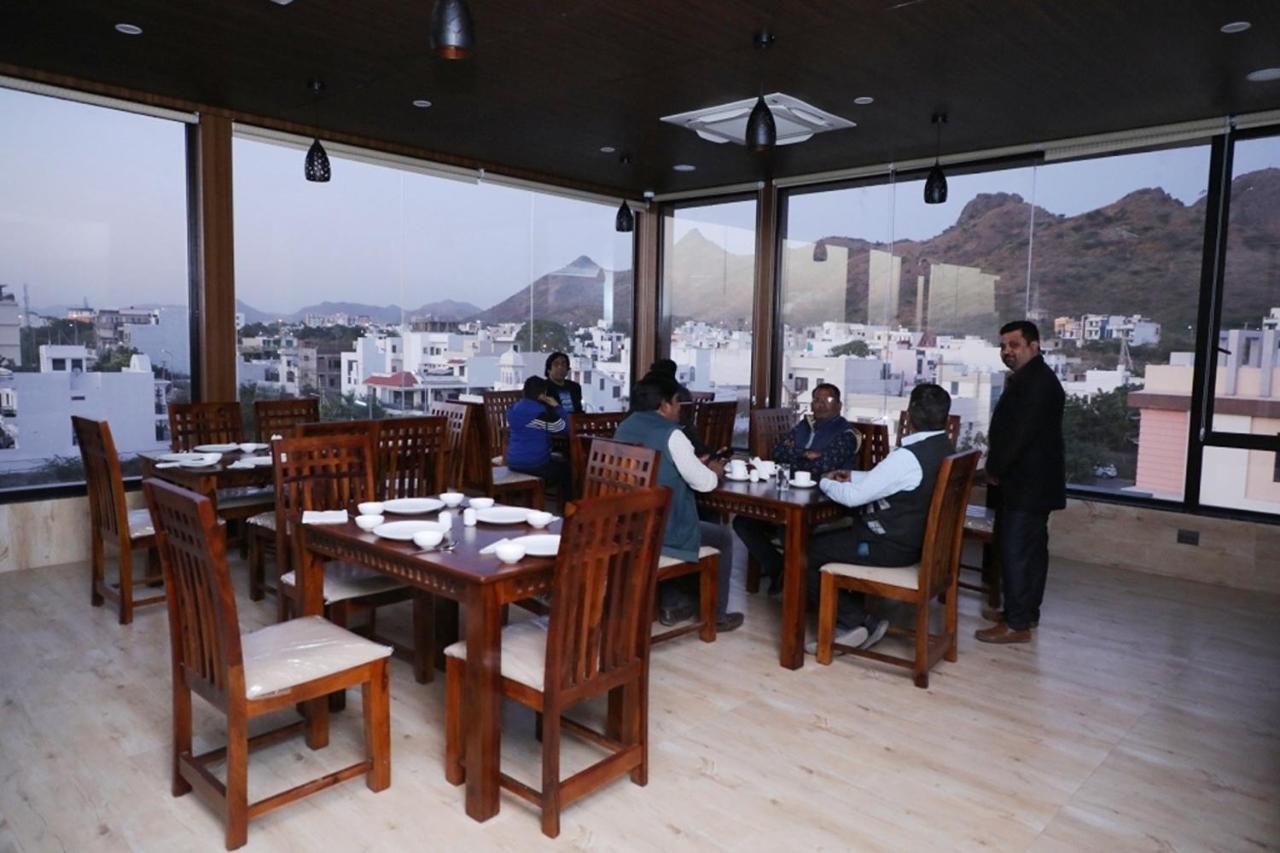 Pine Regency - Aravali'S Peak View Hotel Udaipur Eksteriør billede