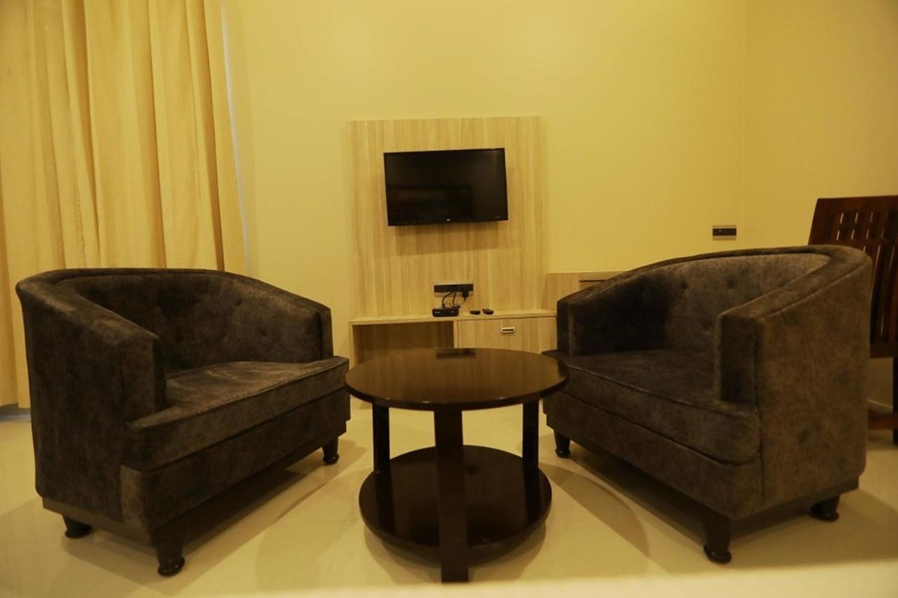 Pine Regency - Aravali'S Peak View Hotel Udaipur Eksteriør billede